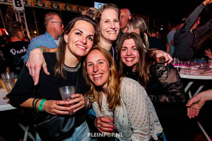 Publiek Bewerkt    (71)